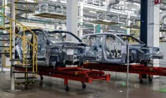 Industria automotriz mexicana asegura que 'peleará' por arancel cero frente a EE. UU.