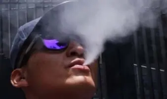 Diputados aprueban prohibición total de vapeadores y cigarrillos electrónicos