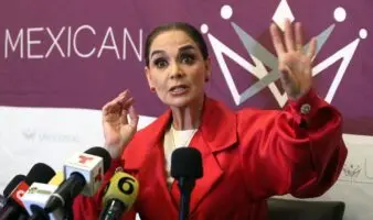 Ex Miss Universo Lupita Jones dice que concurso "perdió completamente el rumbo"