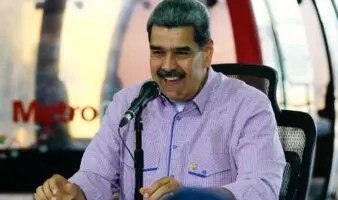 Maduro insiste en su llamado a los militares de Colombia a unirse a Venezuela