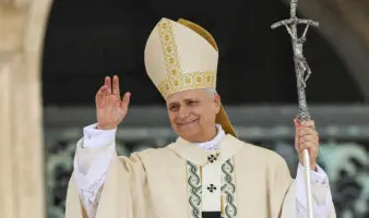 El papa León XIV envía tres camiones con ayuda humanitaria a Ucrania
