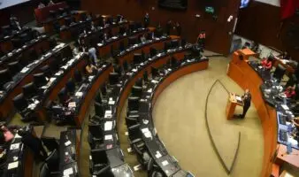 Senado aprueba aumento de aranceles para productos de China y otros países asiáticos