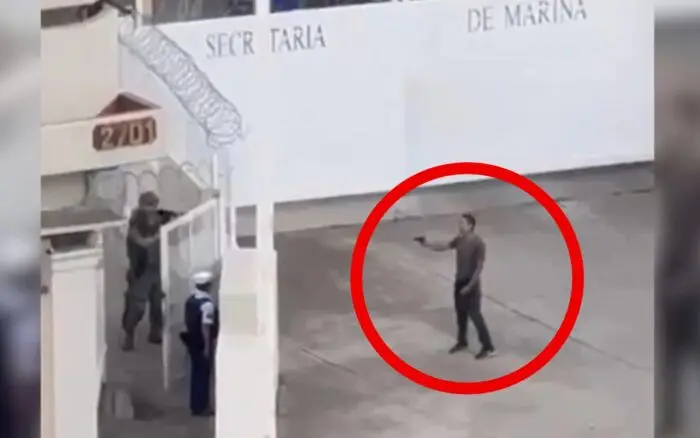 Video | Marina somete a hombre armado en cuartel de Puerto Vallarta