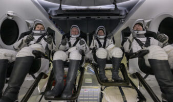 La Crew-11, con un astronauta enfermo, regresa a la Tierra en un amerizaje perfecto