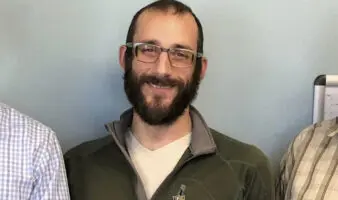 Abogado de inmigración denuncia uso del miedo en EE.UU. tras muerte de enfermero a manos del ICE