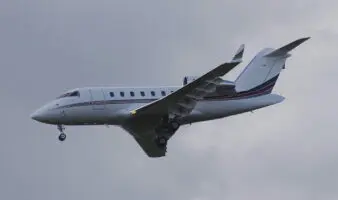 Un avión privado con ocho personas a bordo se estrella en un aeropuerto de Maine