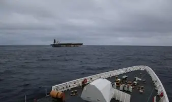 Rusia confirma la liberación de dos tripulantes del buque abordado por EE.UU. en el Atlántico norte