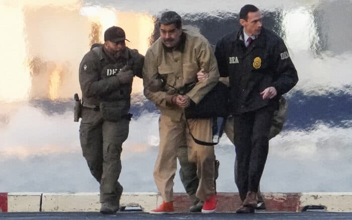 Operador desconocido gana más de 400 mil dólares tras apostar por la caída de Maduro