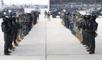 México envía 37 reos más a Estados Unidos sin proceso de extradición