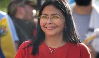 ¿Quién es Delcy Rodríguez? La 'Zarina' que asume el mando tras la caída de Maduro y viste prendas de lujo