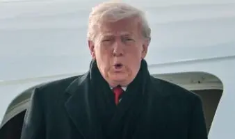 Trump amenaza con un arancel del 50% a aeronaves de Canadá por certificación de aviones