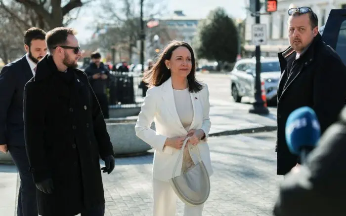 Rubio dice que María Corina Machado "puede formar parte" de la transición en Venezuela