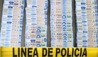 Robo de 200 mil en efectivo termina con detención tras persecución y choque