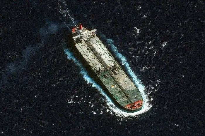 Trump ordena aranceles a países que suministran petróleo a Cuba