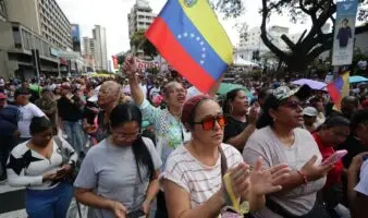 Chavistas exigen con "gran marcha" en Caracas la libertad de Maduro