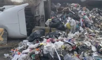 Edomex: Caos en Nicolás Romero por volcadura de camión de basura y choque de tráiler