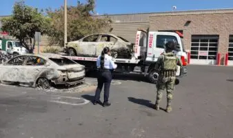 Crean fondo de apoyo para dueños de autos quemados en narcobloqueos de Jalisco