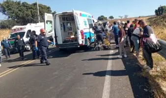 Morelos | Volcadura de autobús en la Curva del Diablo deja 7 muertos y 25 lesionados