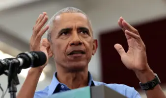 Obama responde al video racista compartido por Trump y critica la falta de decoro en el debate público