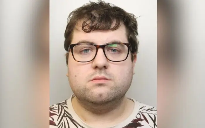 Condenan a empleado de guardería por abusos sexuales a cinco niños en Reino Unido