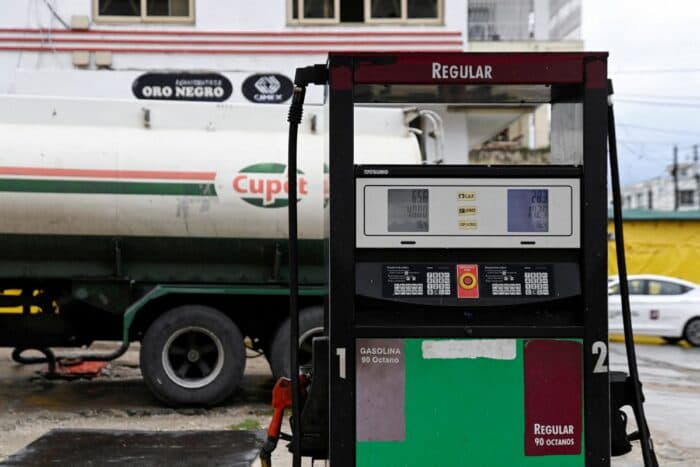 Cuba comunica a las aerolíneas que en 24 horas se queda sin combustible para aviones