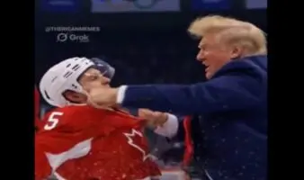 Donald Trump salta al hielo para golpear canadienses en un partido de hockey | Video
