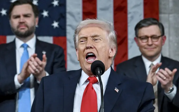 Aristegui en Vivo: Trump presume muerte de 'El Mencho'; darán a conocer hoy reforma electoral (25/02/2026)