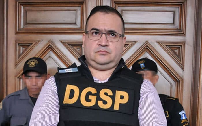 Vinculan a proceso a Javier Duarte por presunto peculado; seguirá en prisión