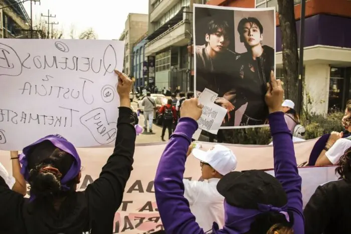 Fans de BTS protestan en Profeco contra "abusos" en venta de boletos
