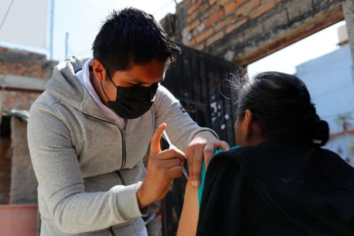 México intensifica, a contrarreloj, la vacunación para frenar el brote de sarampión