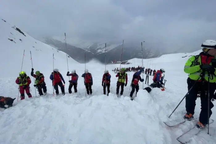 Dos alpinistas muertos y cinco heridos por una avalancha en los Alpes italianos
