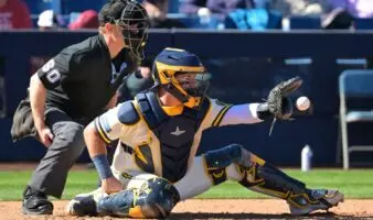 Peloteros apoyan implementación de sistema que revisa los strikes y bolas de los árbitros