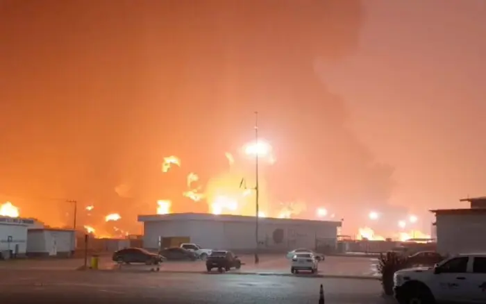 Confirman cinco muertos por explosión en barda de Dos Bocas