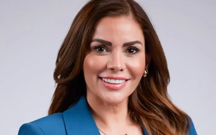 Detienen a Karina Barrón, funcionaria de Monterrey; se le acusa de cohecho y falsificación de declaraciones