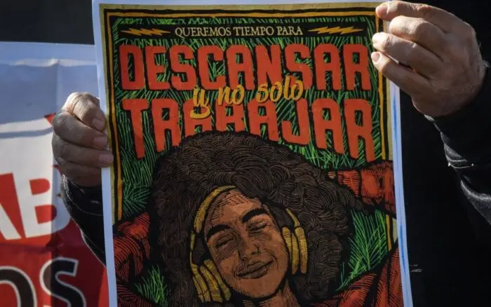 Entra en vigor reducción de jornada laboral: 40 horas hasta 2030, sin dos días de descanso y más horas extra