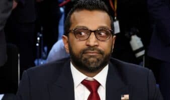 Piratas informáticos proiraníes divulgan cientos de documentos e imágenes privadas del director del FBI