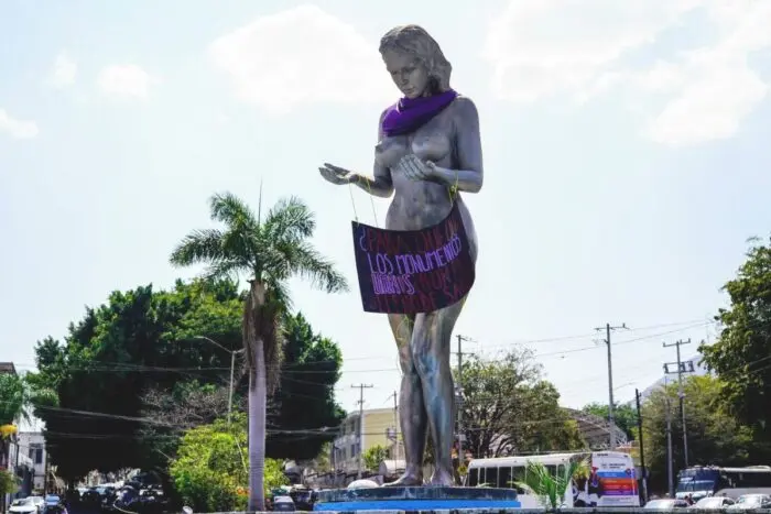 Gobernador de Nayarit retirará escultura de mujer desnuda
