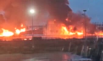 Lo mejor de Aristegui en Vivo: Explosión e incendio en perímetro de Dos Bocas; cinco personas murieron; Irán no era 'amenaza inminente' (18/03/2026)