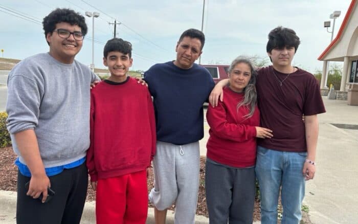 Liberan a jóvenes mariachis mexicanos retenidos por migración en Texas