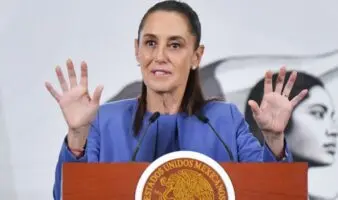 La mañanera de Sheinbaum | Llama a actuar para que el 'doloroso' ataque en una escuela de Michoacán no se repita (25/03/2026)