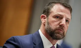 Markwayne Mullin asume como secretario de Seguridad Nacional de EE.UU. tras salida de Kristi Noem