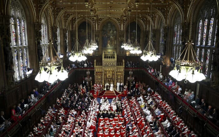 Fin de una era: la Cámara de los Lores elimina a los últimos 92 pares hereditarios