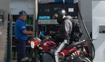 SHCP pide calma ante posible aumento en la gasolina por conflicto en Medio Oriente