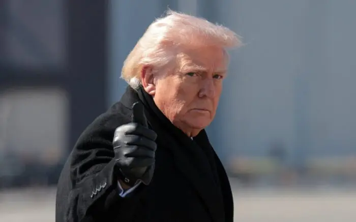 '¡Prepárense!', agentes de ICE llegarán a aeropuertos el lunes, afirma Trump