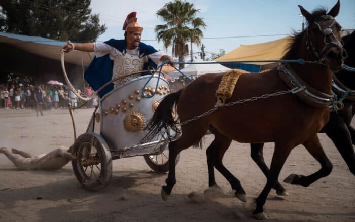 Juez ordena protección contra maltrato para caballos del Viacrucis de Iztapalapa