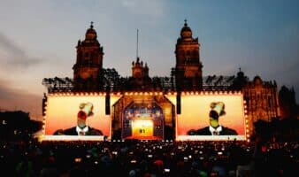 31 Minutos reúne a 230 mil personas en el Zócalo y rinde homenaje a Juan Gabriel