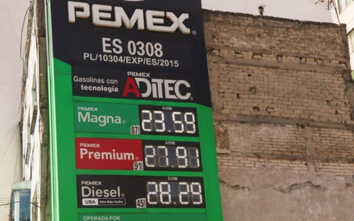 ¿Qué pasa si cargas gasolina magna en lugar de premium a tu coche?