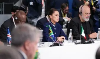 Propone Sheinbaum en Barcelona usar 10% del gasto militar global en reforestación