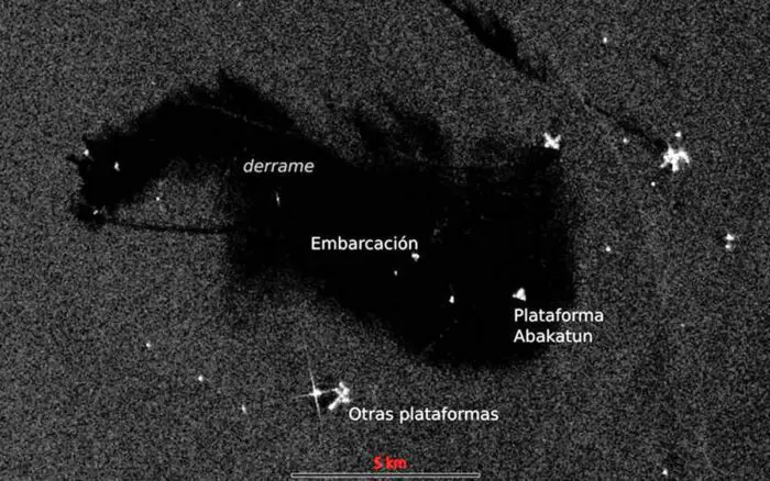 Imágenes satelitales muestran que derrame en el Golfo se originó en ducto de Pemex: CartoCrítica