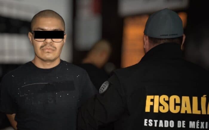 Cae enfermero que presuntamente dejó en coma a su pareja tras apuñalarla; se escondía en anexo del Edomex